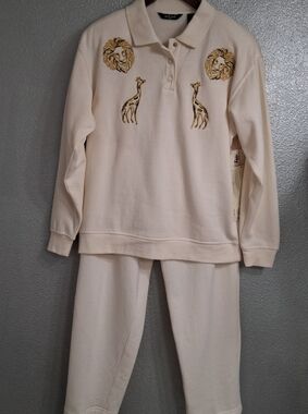 NWT HSN abby & friends Embroidered Fleece Lounge Set    Size M